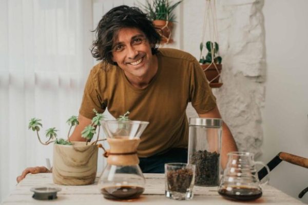 Three Questions with Emmanuel Bushiazzo of La Claque Café 